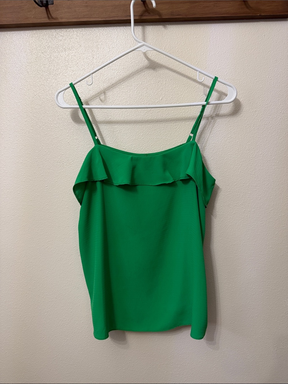 She + Sky Women's Green Ruffle Cami Top